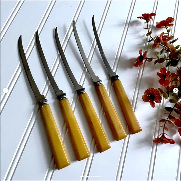 Vintage Butterscotch Bakelite Stainless Steel Flatware Knives Serrated Knife x10 - Picture 8 of 10